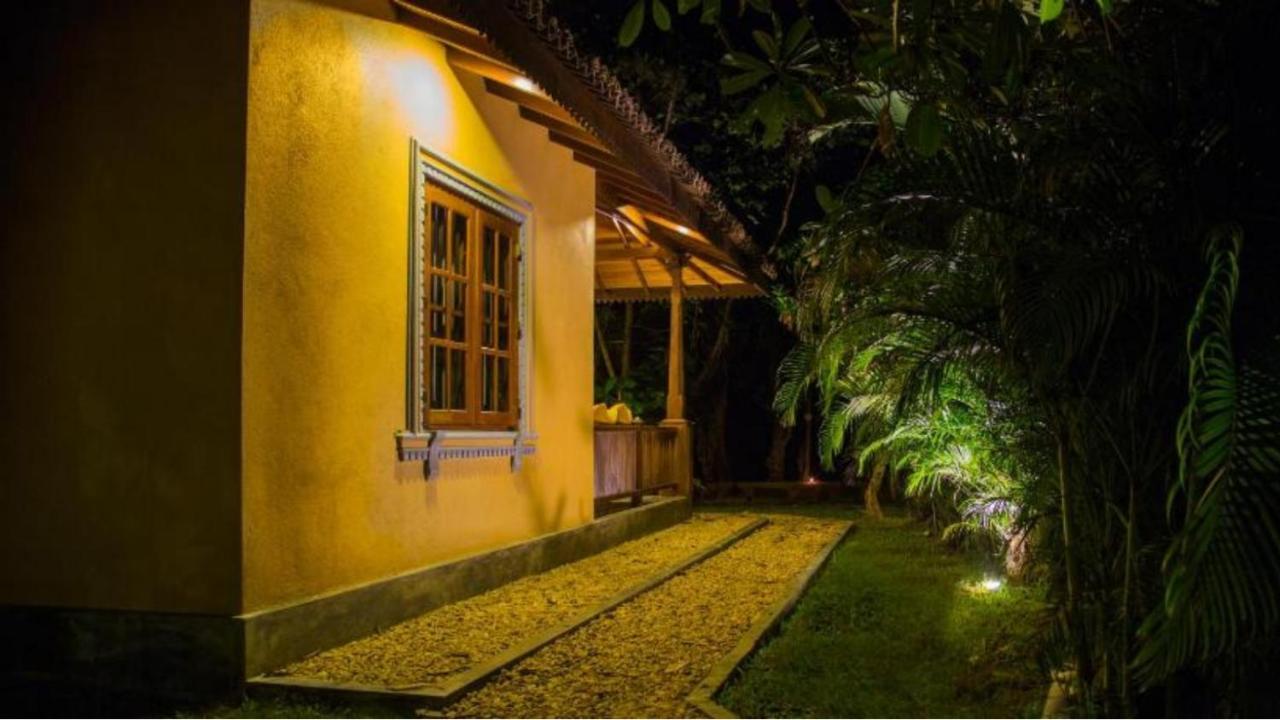 Birds Paradise Cabanas Unawatuna Bagian luar foto