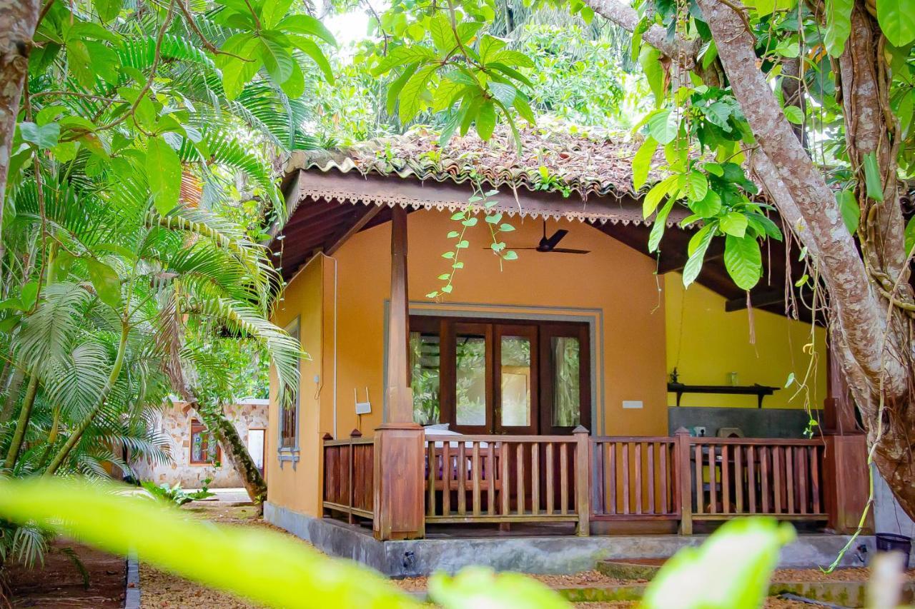 Birds Paradise Cabanas Unawatuna Bagian luar foto