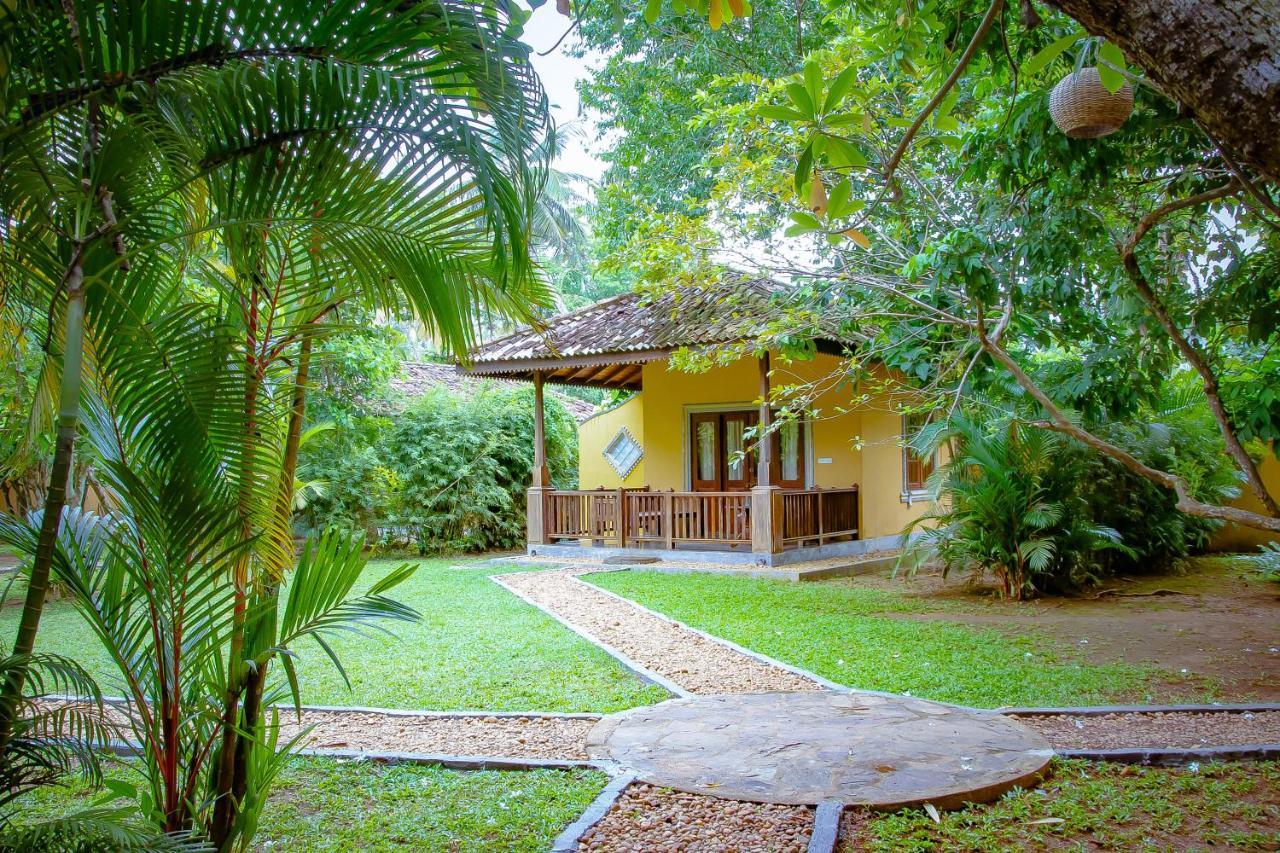Birds Paradise Cabanas Unawatuna Bagian luar foto